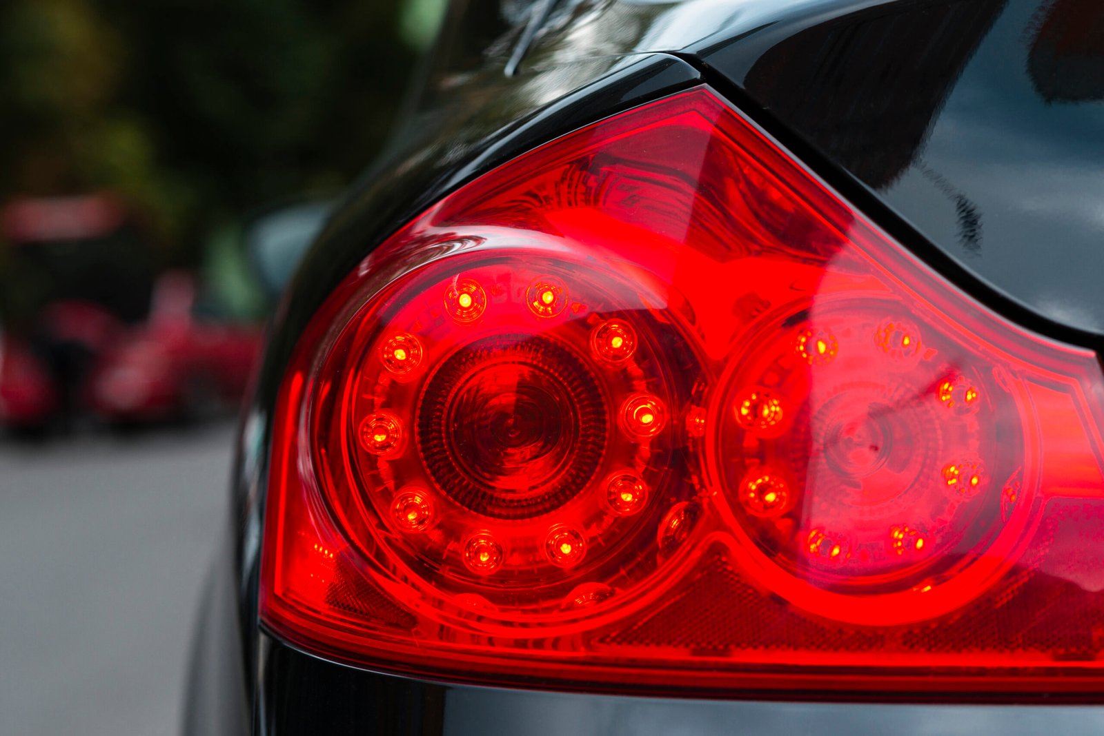 medium-shot-car-back-lights